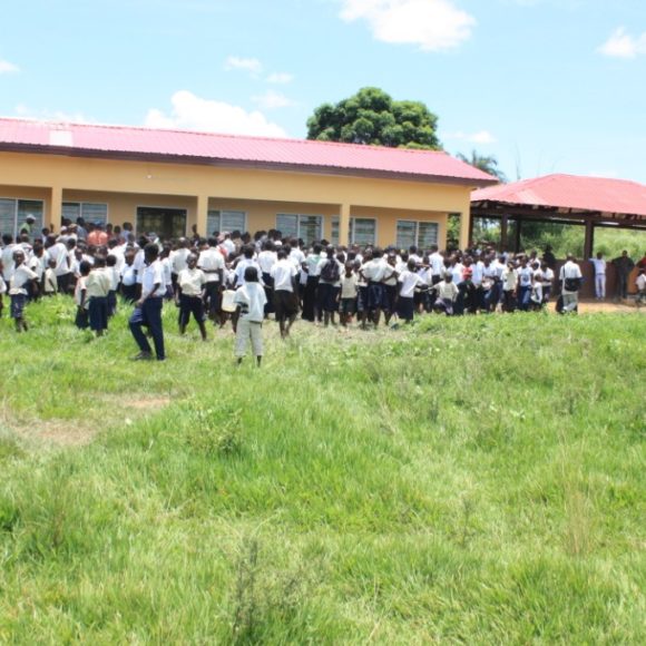 Bau von zwei Schlafhäuser, Dem. Republik Kongo, 2014