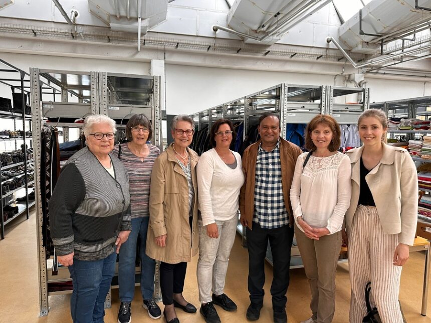 Besuch vom Direktor des Behindertenheimes Snehalaya