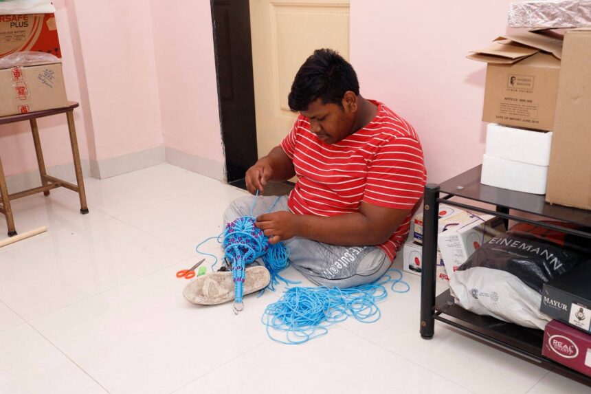 Arbeiten von Studenten des Behindertenheims Snehalaya