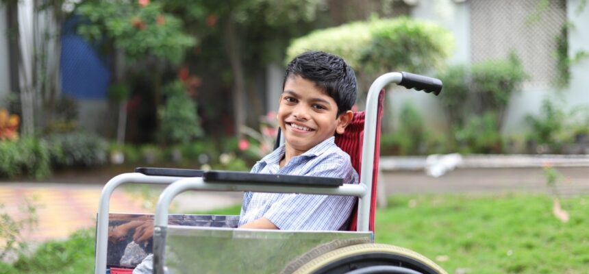 Aktivitäten im Behindertenheim Snehalaya, Pune, Indien