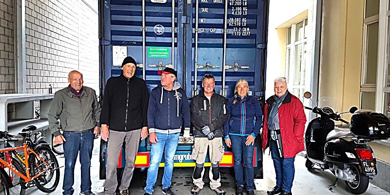 Container mit Hilfsgütern geht in den Kongo